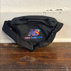 New Balance NB Urban Athletic Unisex Waist Bag Fannie Pack or Hip Bag